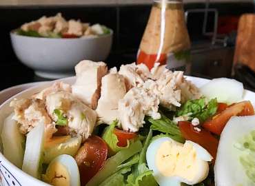 Cách làm salad ức gà ngon miệng và đơn giản