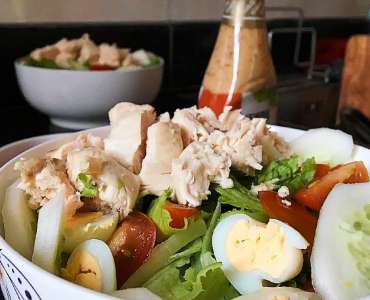 Cách làm salad ức gà ngon miệng và đơn giản