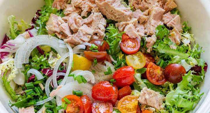 Salat Cá Ngừ: Món Ăn Tuyệt Vời Cho Bữa Trưa